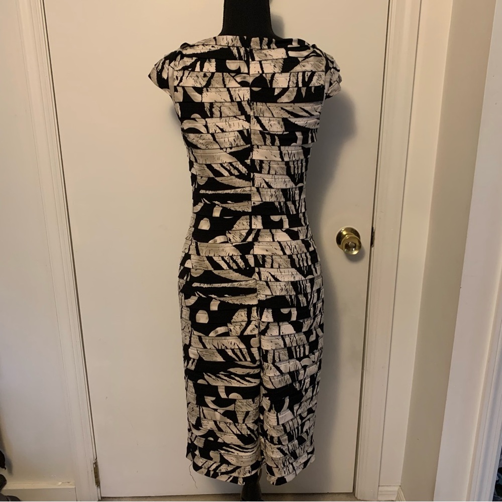 Adrianna Papell Dress Womens Size 8 Cream Print Bandage Bodycon V-Neck Cocktail - Picture 8 of 9